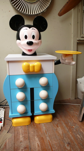commode mickey