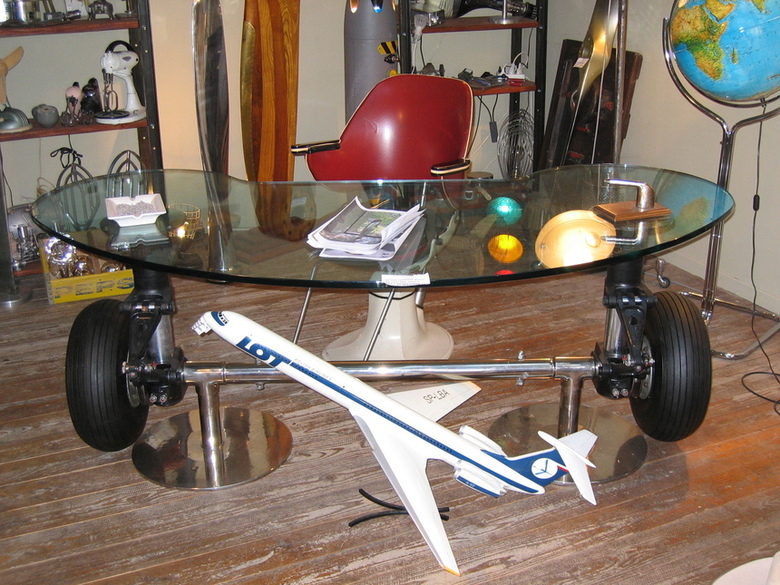 L'AEROGARE - Mobilier design aéronautique L'AEROGARE - Mobilier design aéronautique