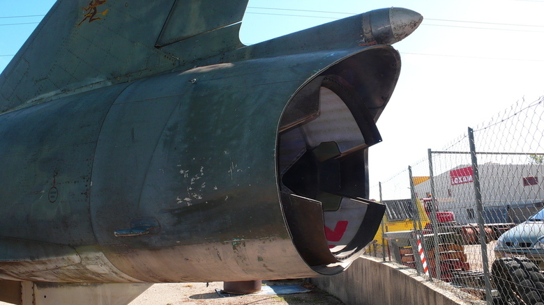 "Bureau" Arrière d'avion Dassault Mirage III C "croupion" "Bureau" Arrière d'avion Dassault Mirage III C "croupion"