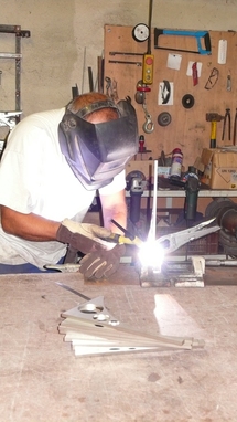 Bar conçu à partir d'un capot de réacteur de DOUGLAS DC10 "Vendu" Bar conçu à partir d'un capot de réacteur de DOUGLAS DC10 "Vendu"