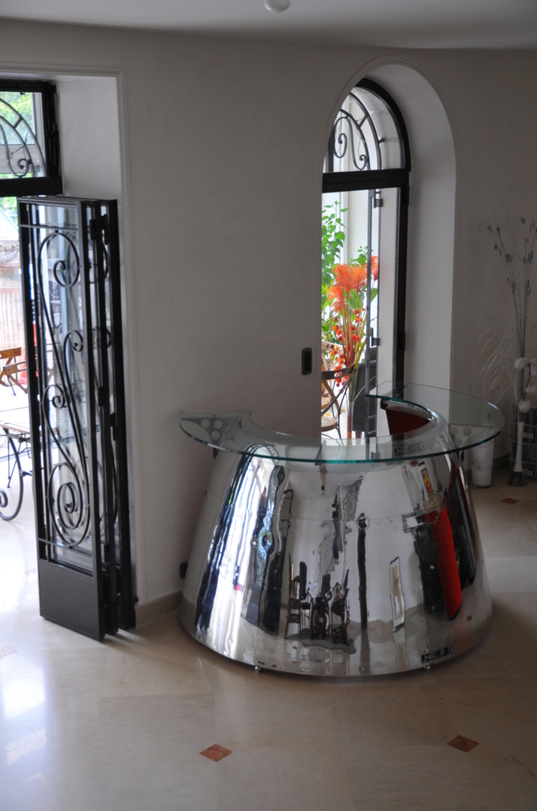 "Bar" capot moteur de Douglas DC3 "Bar" capot moteur de Douglas DC3