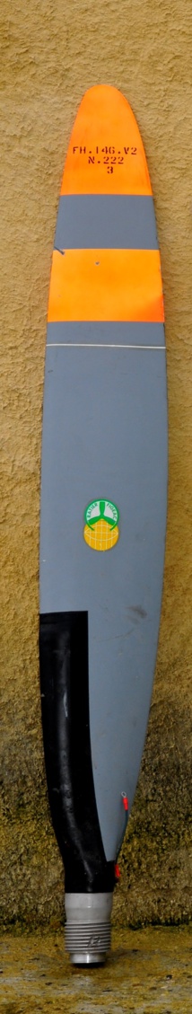 Pale d'hélice d'avion Flamant - Vendue Pale d'hélice d'avion Flamant - Vendue