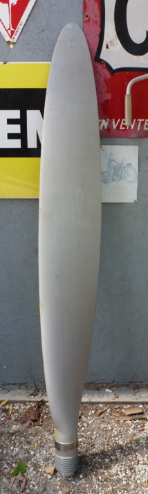 Pale d'hélice d'avion Flamant - Vendue Pale d'hélice d'avion Flamant - Vendue